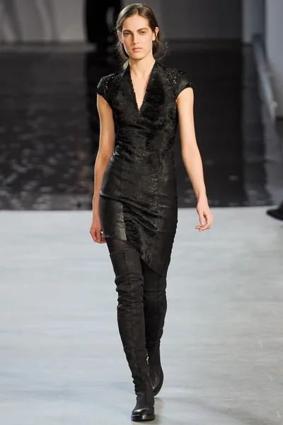 Look 28